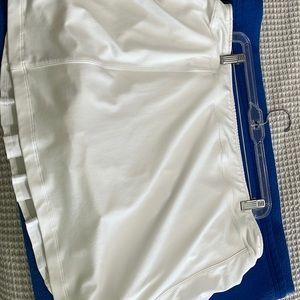 Slazenger Women’s golf skort w/back pocket.